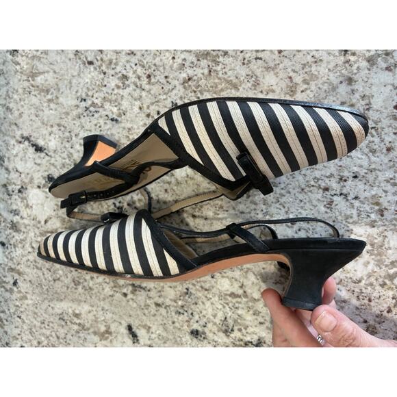 Vintage Ferragamo Black & White Striped Women's Fabric Slingbacks in 7.5 B - Picture 6 of 9